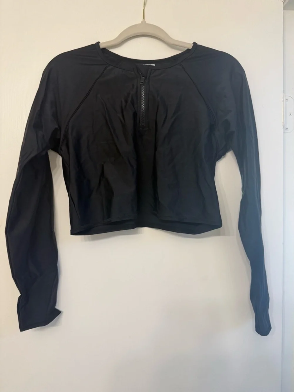 Cropped Rash Guard - Picture 1 of 2